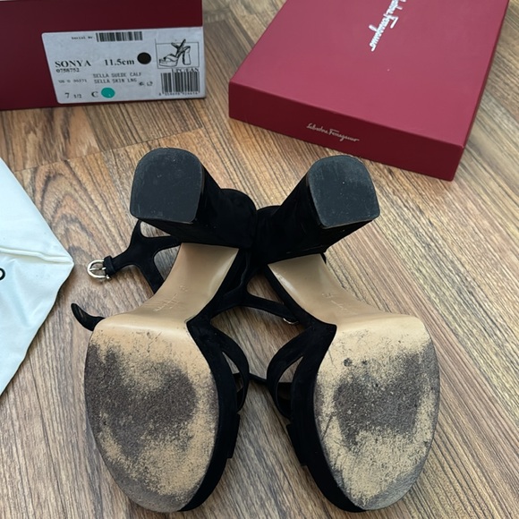 Ferragamo Sonya Platform Sandals - Picture 11 of 17